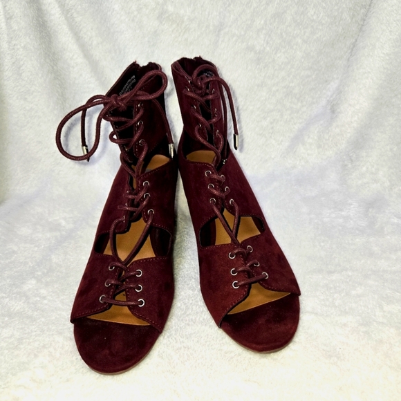 Dolcetta Burgundy Strappy Wedge Booties Velvety Y2K Sassy RETRO FLASHY HIGH 5.5 - Picture 15 of 15